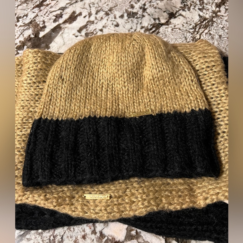 Michael Kors set of hat and color blocks infinity scarf